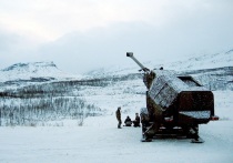 Телеканал SVT сообщает, что около 100 военных и механиков Вооруженных сил Украины (ВСУ) прошли в Швеции обучение по использованию самоходных артиллерийских установок (САУ) Archer
