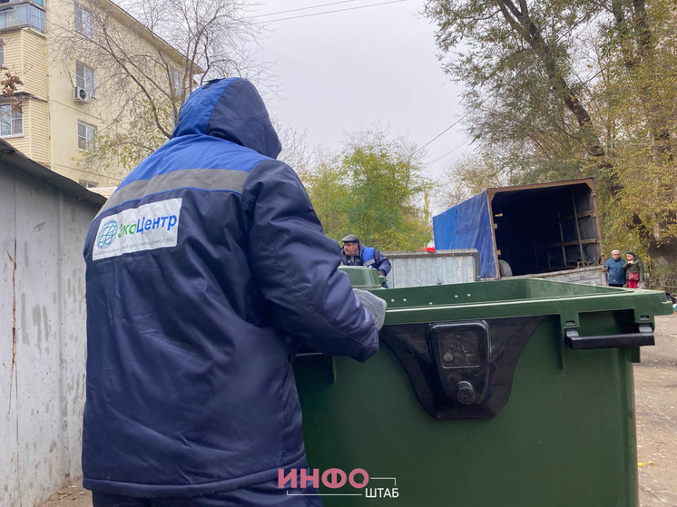 В спальном районе Астрахани появились новые мусорные контейнеры