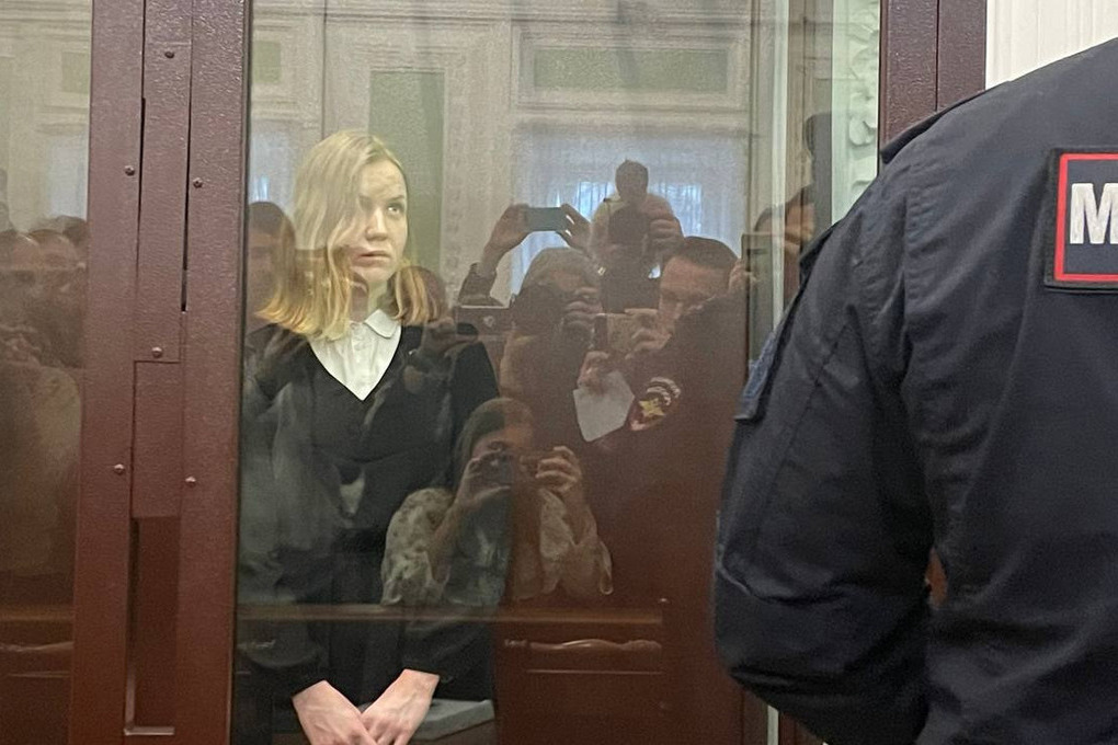 Обвиняемую в убийстве Татарского Трепову привезли в суд
