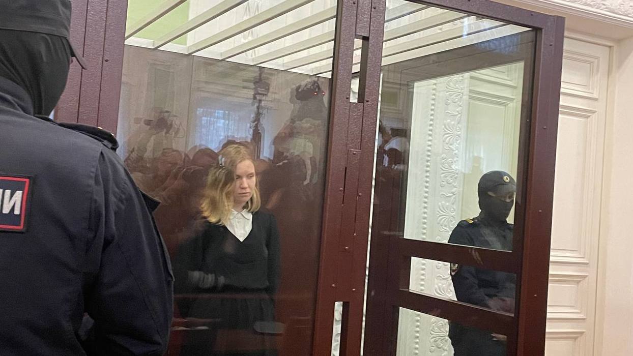 Толпа журналистов и два десятка потерпевших: в Петербурге судят Дарью Трепову*