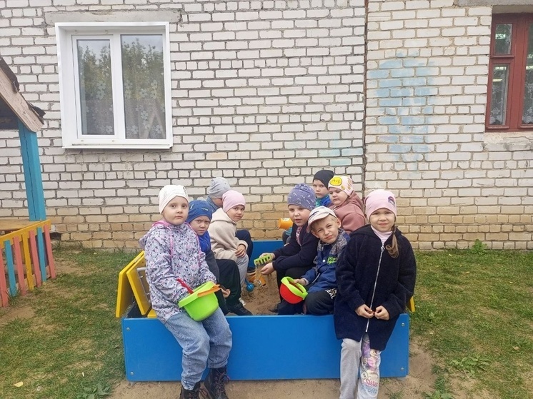 Благодаря Татьяне Гриневич детский сад "Солнышко" получил новые песочницы