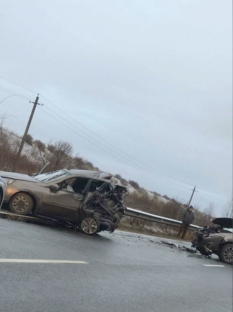 В ДТП на Дмитровском шоссе разорвало легковушку - МК Московскаяобласть