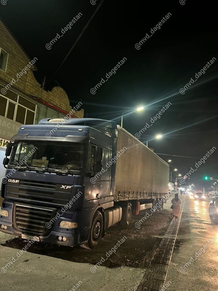 Крупную партию контрафактного алкоголя задержали при въезде в Дербент