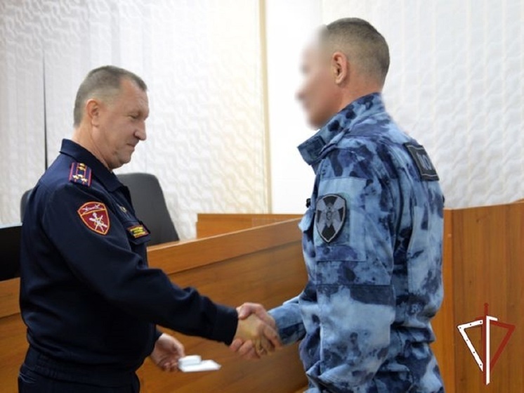 Семерым курганским спецназовцам, участникам СВО, вручили медали