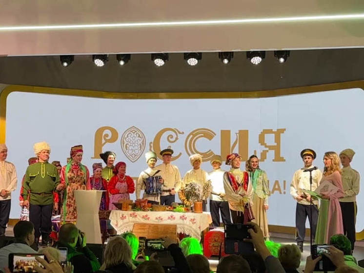 Пара из Забайкалья поженилась на сцене международной выставки-форума «Россия»