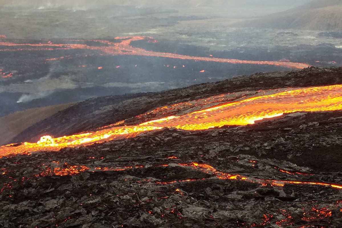 Cracks, gaps, up to magma 800 meters: “Lava can flood Iceland”