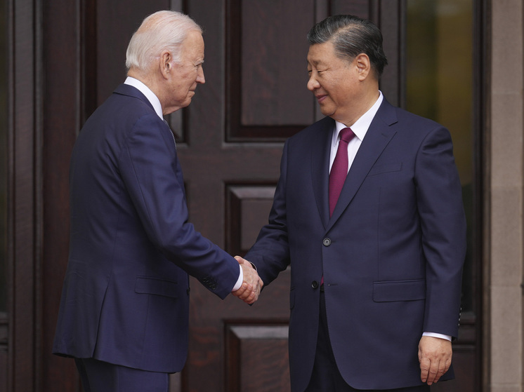 Байден заявил Си Цзиньпину о необходимости избежать конфликта