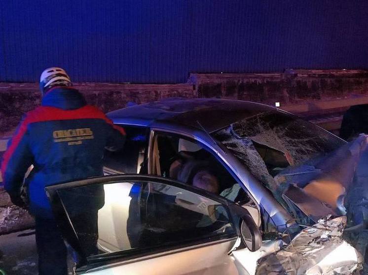 Спасатели показали фото с места автокатастрофы на Проспекте Советов в Чите
