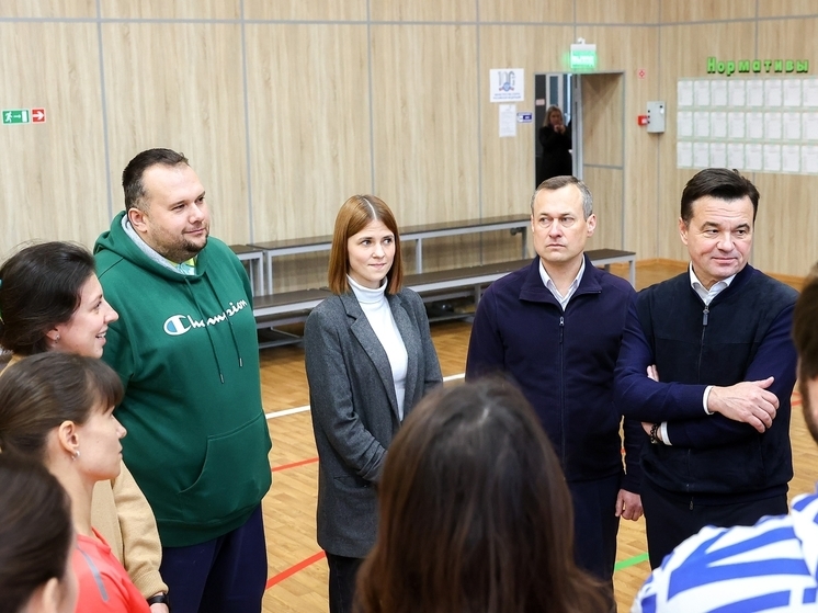 Андрей Воробьев проверил работу спортивного комплекса в Молодежном