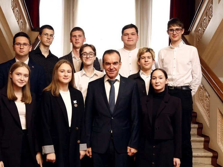 Вениамин Кондратьев встретился с финалистами начальной школы бизнеса «Подросток»