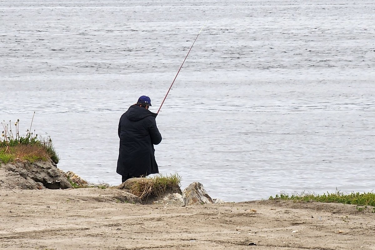 Двух северян задержали за незаконную рыбалку в Оленегорском районе