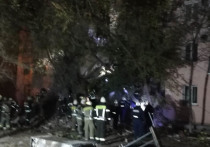 Появилось видео разбора завалов на месте обрушившихся двух подъездов пятиэтажного жилого дома на Привокзальной площади в Астрахани