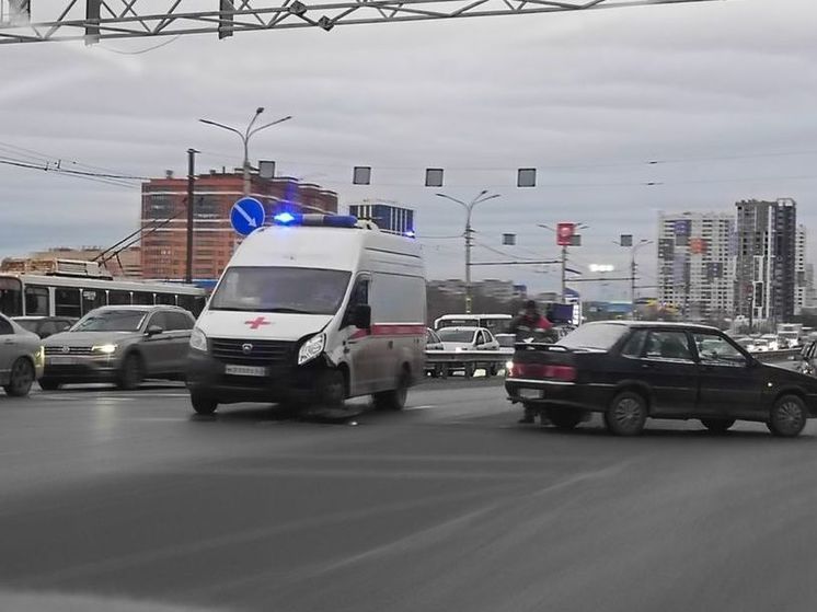 На Московском шоссе в Рязани произошло ДТП с участием машины скорой помощи