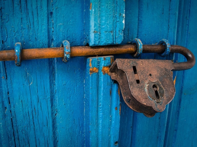 Житель Кеми выломал замок на кладовой соседки ради любопытства