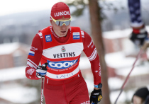 Трехкратный олимпийский чемпион по лыжным гонкам Александр Большунов не выступит в спринте на своем первом старте в новом зимнем сезоне – Кубке Хакасии. Об этом сообщил тренер спортсмена Юрий Бородавко.