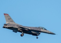 В США стартовало обучение украинских пилотов на истребителях F-16, о чем гласит публикация на официальном сайте Пентагона