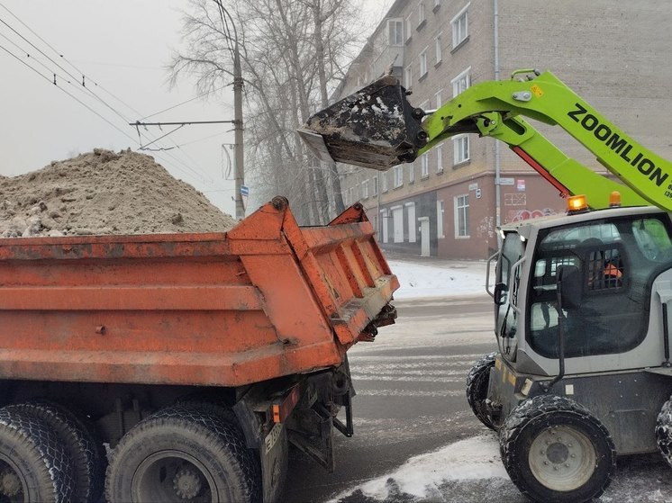 В Иркутске более 430 тонн снега вывезли с улиц
