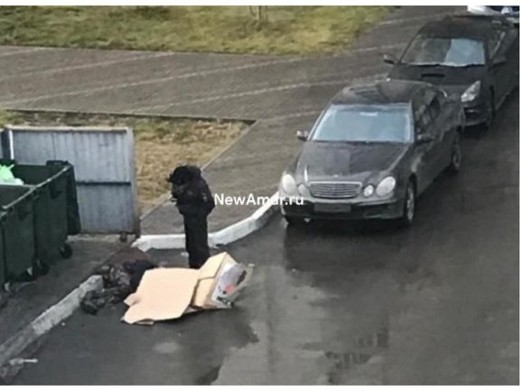 В омском микрорайоне Амур-2 нашли тело неизвестного мужчины