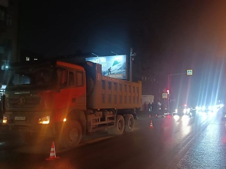 В Заельцовском районе Новосибирска грузовик переехал пешехода