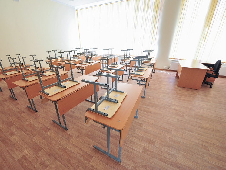 В некоторых учебных заведениях России не хватает до трети педсостава