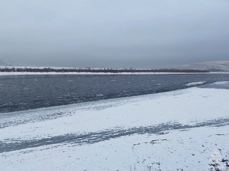 Жителей Тувы предупреждают об опасности тонкого льда на реках