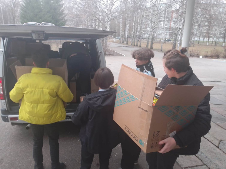 Пензенские школьники помогли собрать гуманитарный груз на СВО