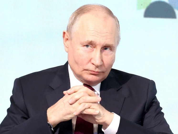 На форуме в Петербурге Путин заявил о недопустимости разделения человечества на сорта