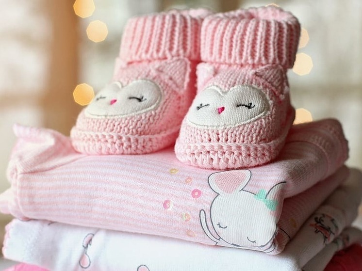 Перинатальный центр Макеевки получил шерстяные носки для недоношенных младенцев