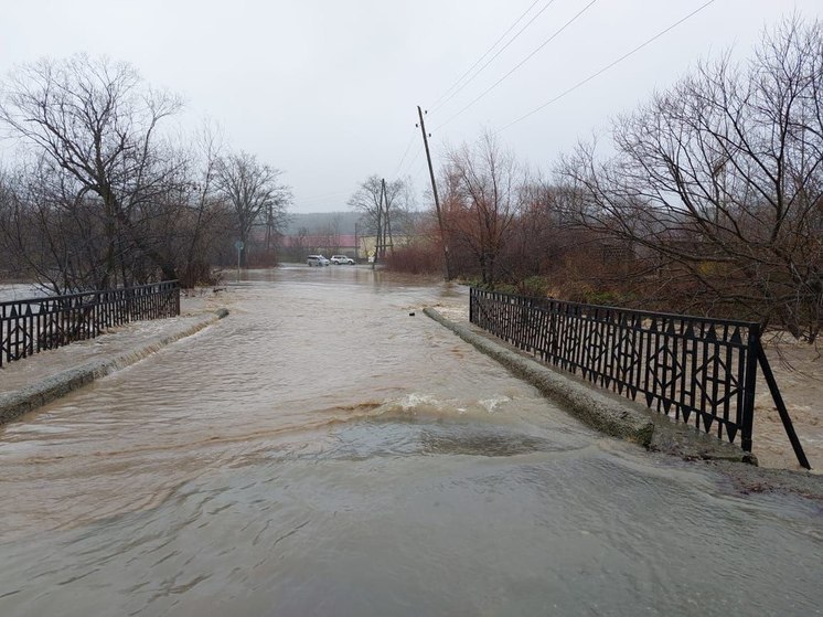 В сахалинском МЧС уточнили информацию о последствиях циклона в Долинске