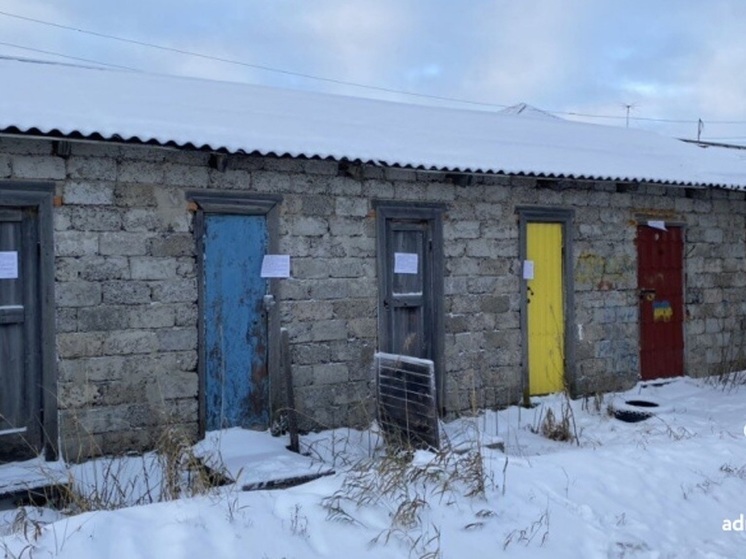 Разноцветные двери привлекли внимание властей Нарьян-Мара