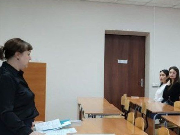 Судебный пристав предложила студентам Хакасии участие в конкурсе