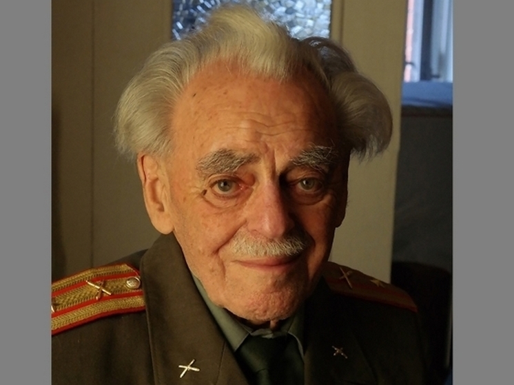 Участника Сталинградской битвы поздравили с Днем ракетных войск и артиллерии