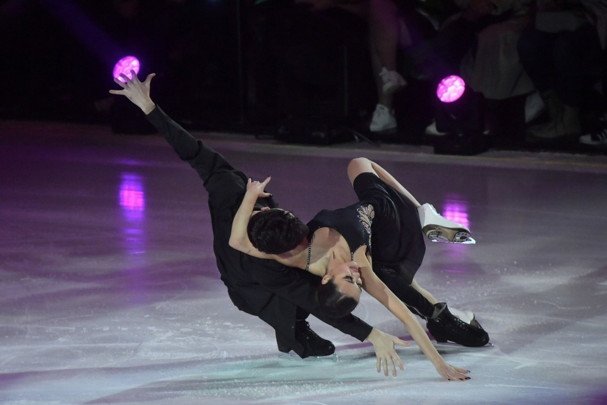 Худайбердиева и Базин выиграли в танцах на льду на этапе Гран-при России