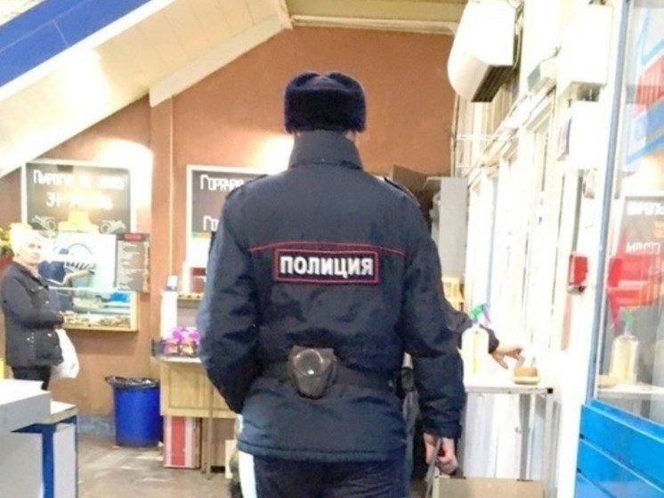 В Балакове 16-летний юноша подрабатывал курьером, забирая деньги у пенсионерок