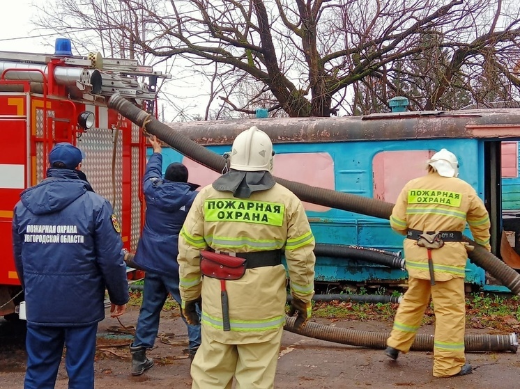 Пожарные Новгородской области провели тренировки со спецоборудованием
