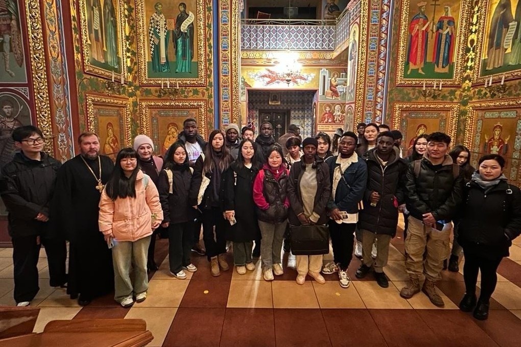 Иностранные студенты посетили Кафедральный собор калмыцкой столицы