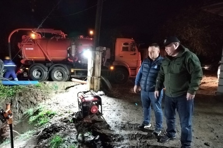 Ремонт на сетях водоснабжения проконтролировала администрация Астрахани