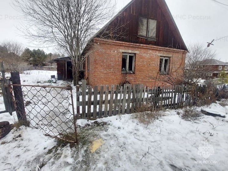 В посёлке Маркова на пожаре погибла 72-летняя женщина