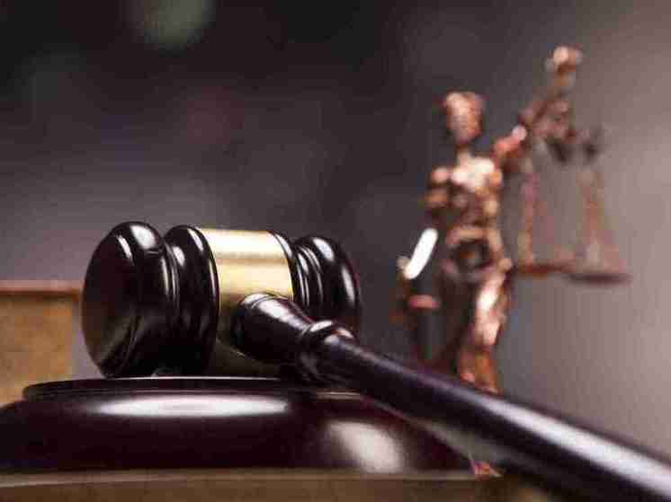 Адвоката из Балаганска осудили за 30 изнасилований несовершеннолетних