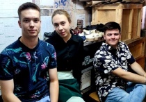 Серовский театр драмы имени А.П. Чехова сообщил на своей странице в сети "ВКонтакте", что трое артистов серьезно пострадали в автомобильной аварии
