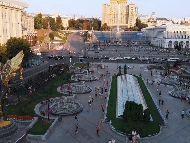 Politico: украинцы начали массово бежать в Киев из других городов