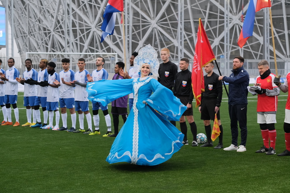 In Volgograd, fans of the teams played before the match between Russia and Cuba