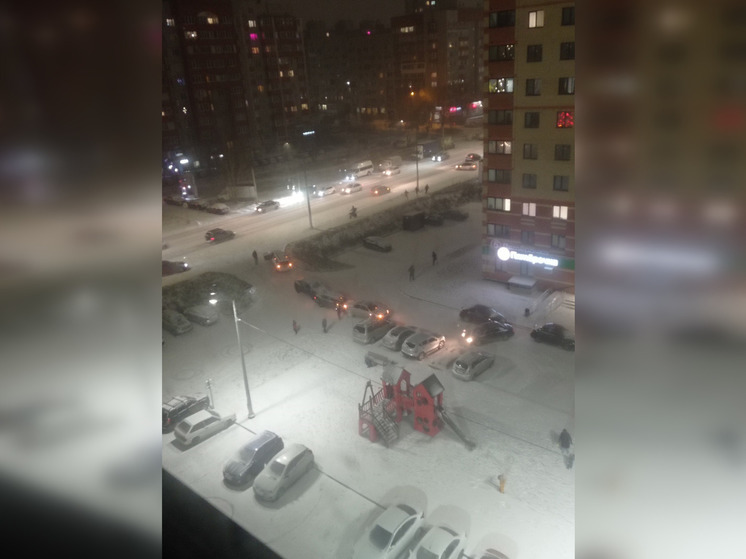 Четыре автомобиля столкнулись на улице Зелёной в Дядькове