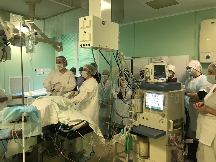 Студенты Архангельского медицинского колледжа познакомились с работой областной больницы