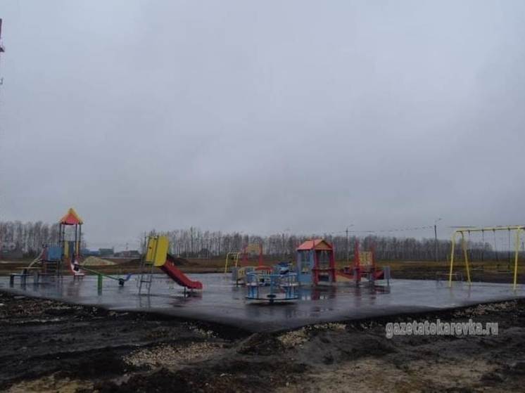 В Токаревском округе обустроили новую детскую площадку