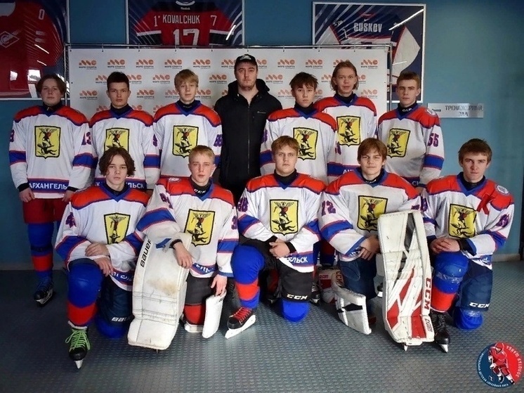 Команда «Архангельск» стала победителем хоккейного турнира «Золотая шайба»