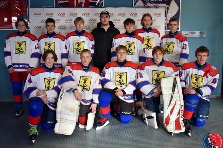 Команда «Архангельск» стала победителем хоккейного турнира «Золотая шайба»