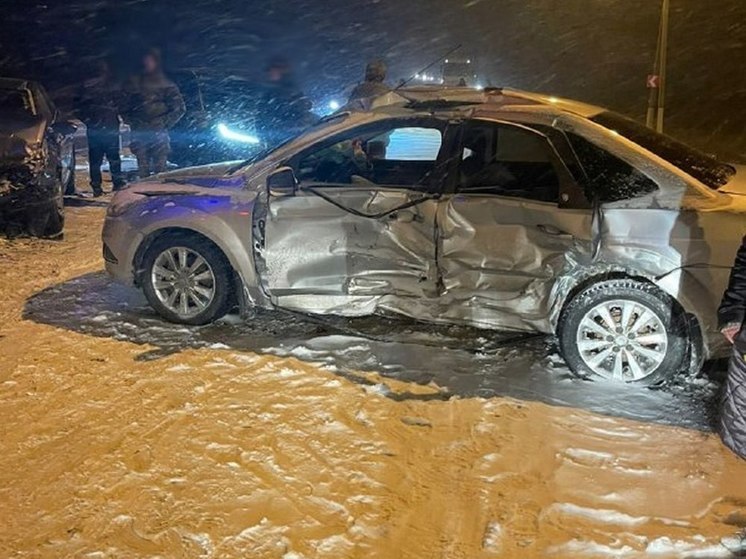 В снежный день под Воронежем в ДТП пострадали вдвое больше человек