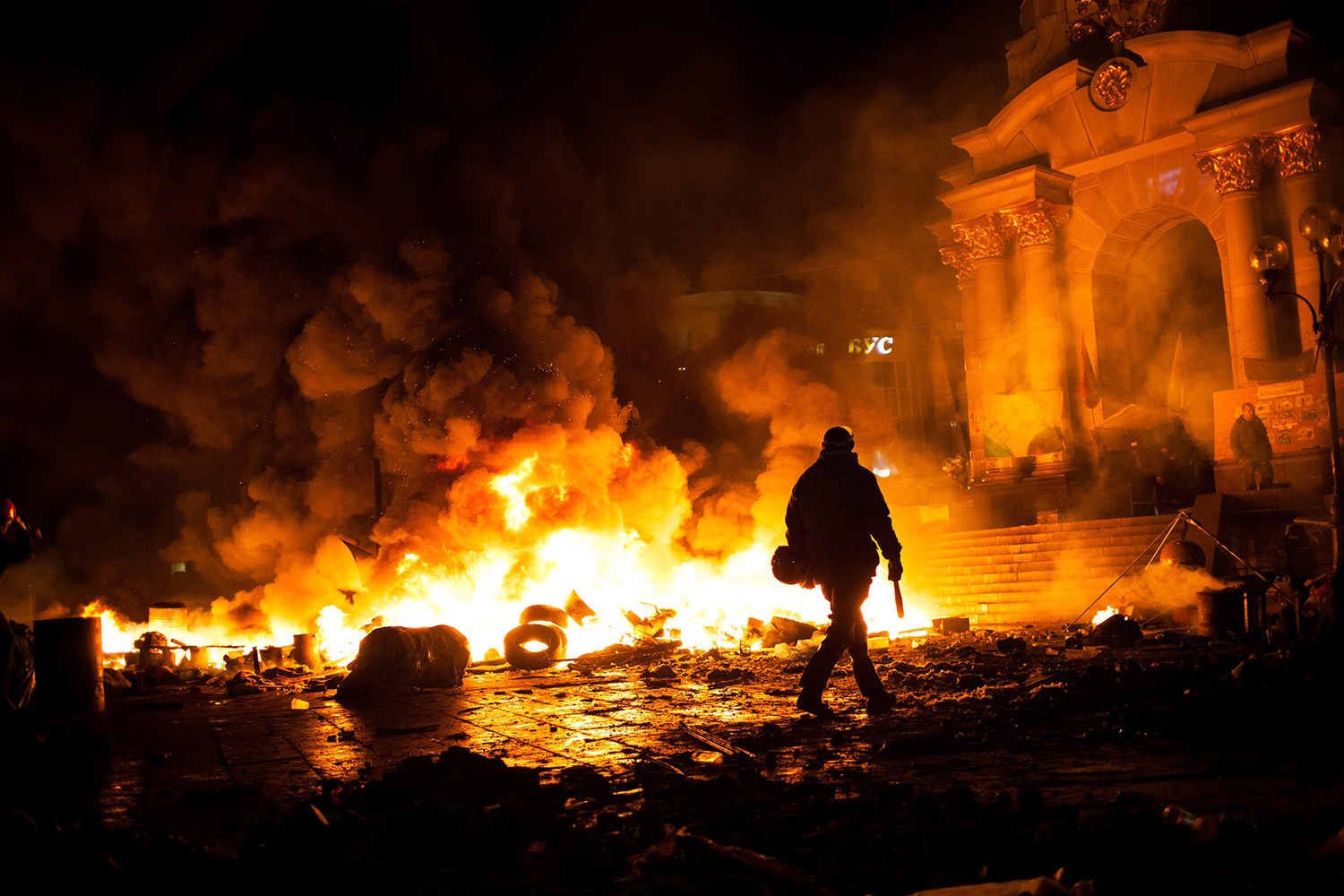 Евромайдан это. Майдан 2014 площадь независимости. Майдан Украина 2013. Майдан Украина 2014 площадь.