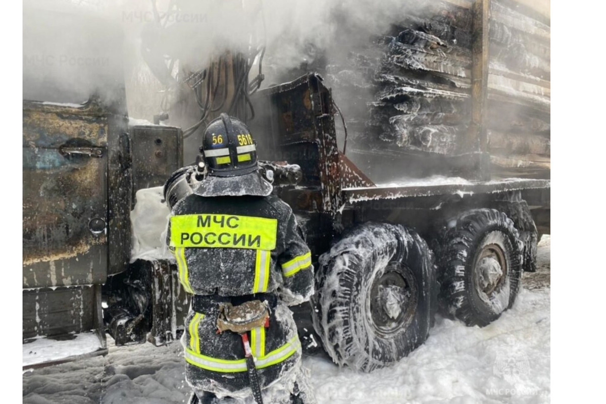 Костромские ДТП: в Мантуровском районе сгорел грузовик-лесовоз